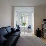 Carre D\'Or! Park View!