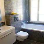 La Garibaldi Apartment *