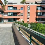 Apartment-avenue Des Fleurs - 06000 *