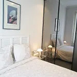 Flat Apartment *