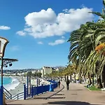 Charme Mediterraneen Votre Pied A Terre Au Coeur Du Port De Nice