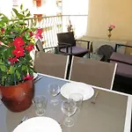 Apartment 9 Avenue De Carras