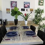 9 Avenue De Carras * Nice