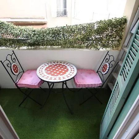 Comte De Centre Apartment *