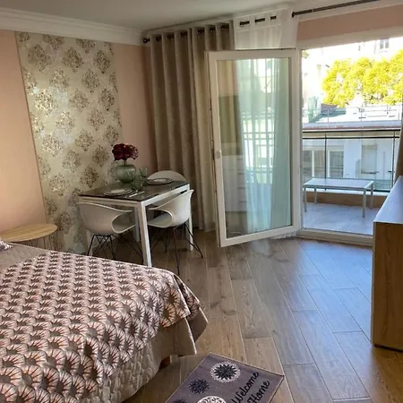 Apartment With Swimming Pool 60 Meters Near The