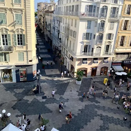 34 M In The Heart Of The Golden Square