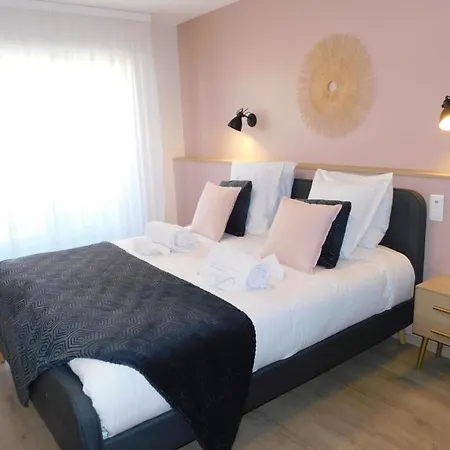 Beautiful T4 Newly Renovated In 2020 Located Close To The Port Apartment