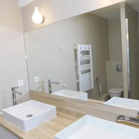 Apartment Beautiful T4 Newly Renovated In 2020 Located Close To The Port