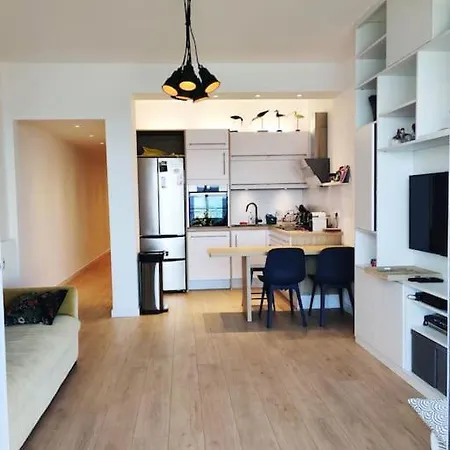Splendid Old Apartment *