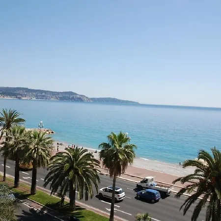 On Promenade Anglais *