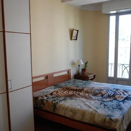 On Promenade Anglais Apartment *