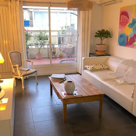 Bright Nest With Terrace And View In * Nice