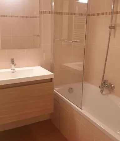 Appart Terrasse Proche Centre Apartment