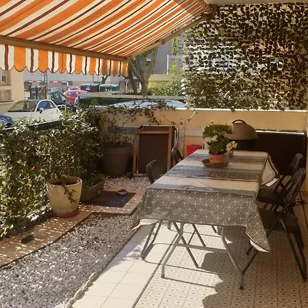 Apartment Appart Terrasse Proche Centre
