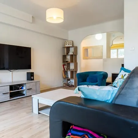 Apartment Charming Family In *