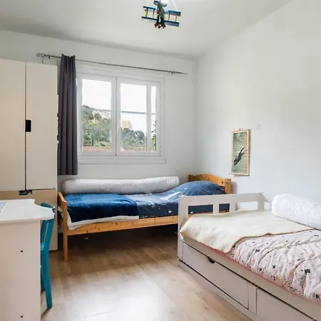 Apartment Charming Family In