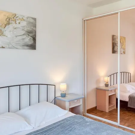 Nacre Furnished Flat Nice
