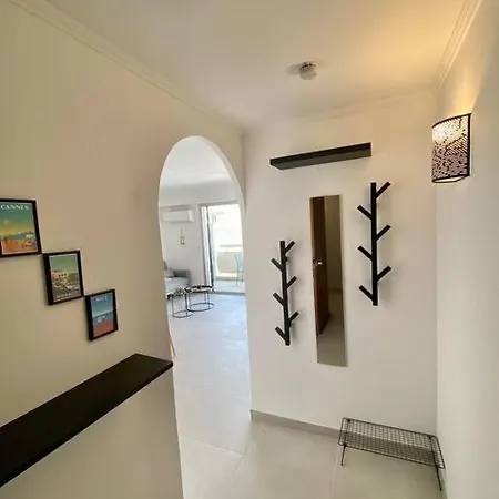 Best Location In Town, New Appt Fully Renovated * Nice