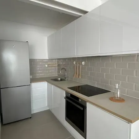 Apartment Best Location In Town, New Appt Fully Renovated Nice