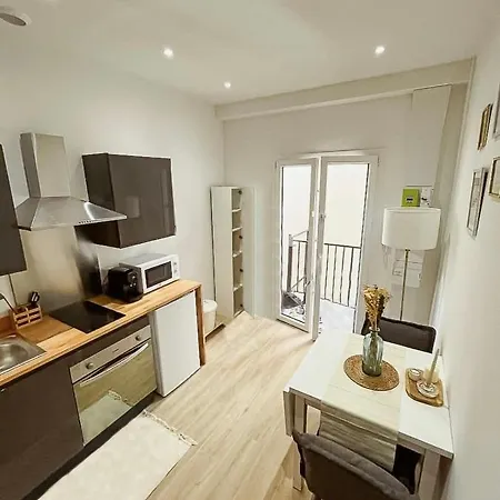 Bright Studio Ideal For Couple In *