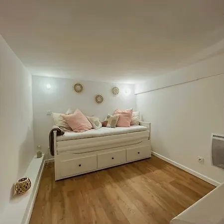 Bright Studio Ideal For Couple In *