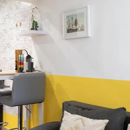 Apartment Studio In The Heart Of Nice