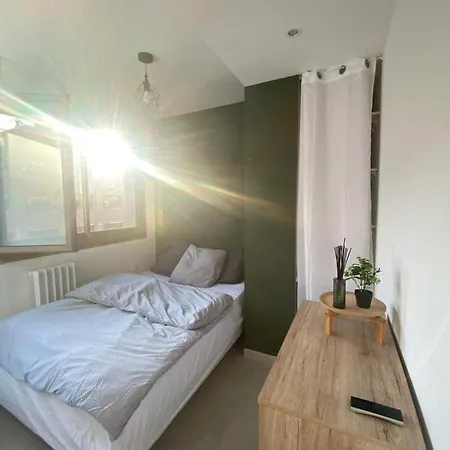Apartment 34 M Downtown *