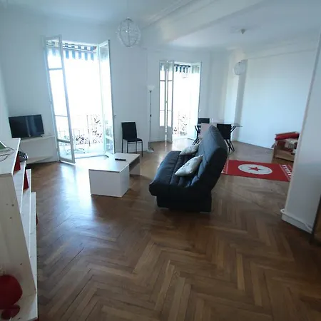 Apartment On Promenade Anglais *