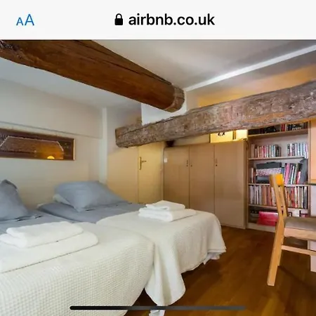 Large 5 With 3 Shower And Air Con. * Nice