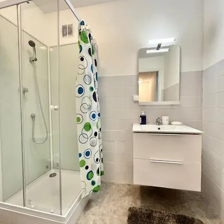 Apartment Studio: 1min A Pied -centre 10min Tram *