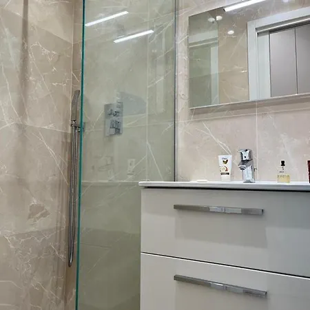 Apartment 2 Pieces Prestige Zone Pietonne