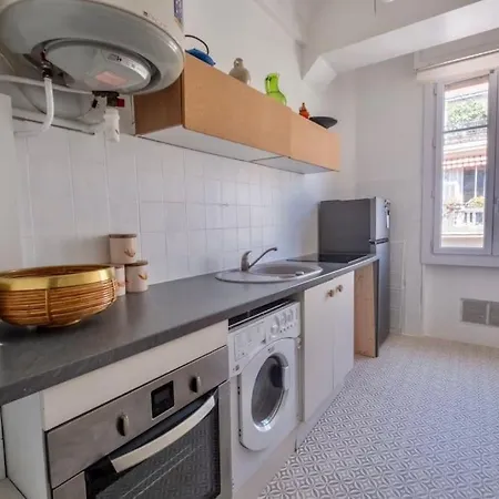 Joli A Gorbella. Wifi / Tramway Apartment *