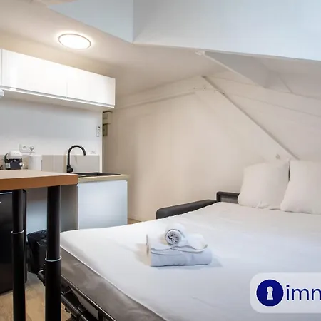 Studio Air-conditioned Center Of Apartment