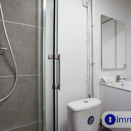 Studio Air-conditioned Center Of Apartment *
