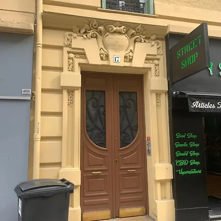 Studio Air-conditioned Center Of Apartment Nice