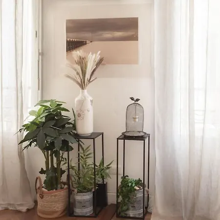 Apartment #41 & Charming 1 Bdr Flat 10mins Walk To *