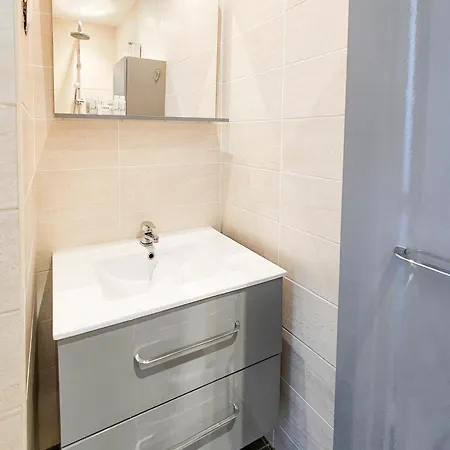 Stella Monte 1 A/c Wifi 4 Pers * Nice