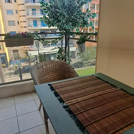 Promenade Des Anglais Avec Terrasse Et Piscine Apartment