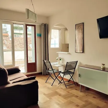 Studio With Large Terrace Sea View 4th Floor Apartment Nice