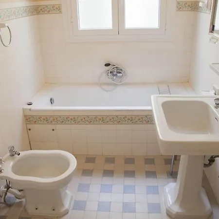 Smart Ac Apartament Close Sea Downtown Great Nice