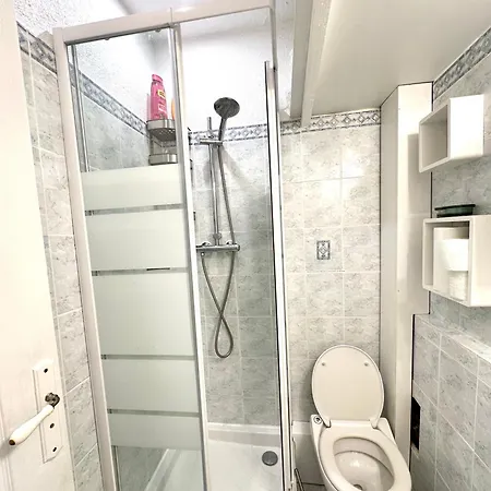Apartment 10-15 Min To Railway, Beach, Marketplace