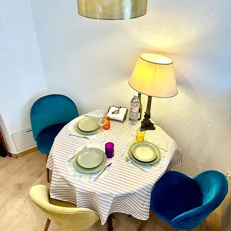 Apartment 10-15 Min To Railway, Beach, Marketplace *