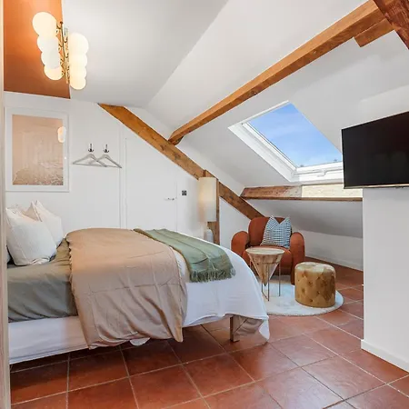 Renting - Gounod - Haven Retreat Under Roof Air-conditioned Apartment Nice