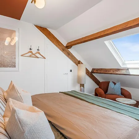 Apartment Renting - Gounod - Haven Retreat Under Roof Air-conditioned Nice