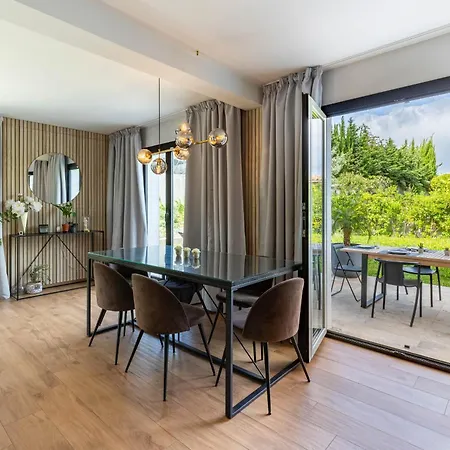 Hotel Happyfew Saint Antoine 4*