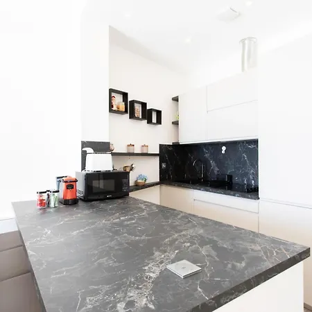 #35 Promenade Vue Proche Aeroport Balcon &ac Apartment