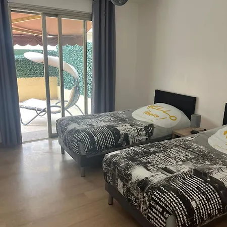 Apartment Port *