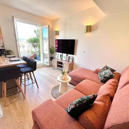 Charming Penthouse In - 10 Minutes From Seaside * Nice