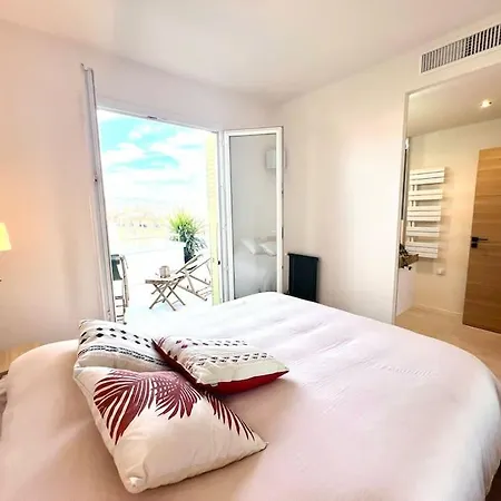 Apartment Charming Penthouse In - 10 Minutes From Seaside