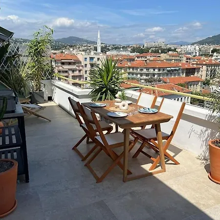 Apartment Charming Penthouse In - 10 Minutes From Seaside *